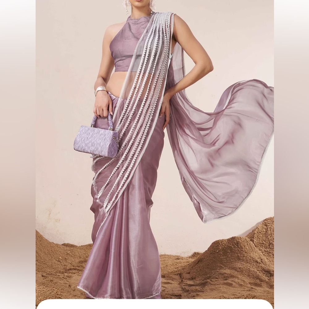 Saree with Beaded Detailing on pallu.
Comes with petticoat & blouse piece. - Picture 6 of 7